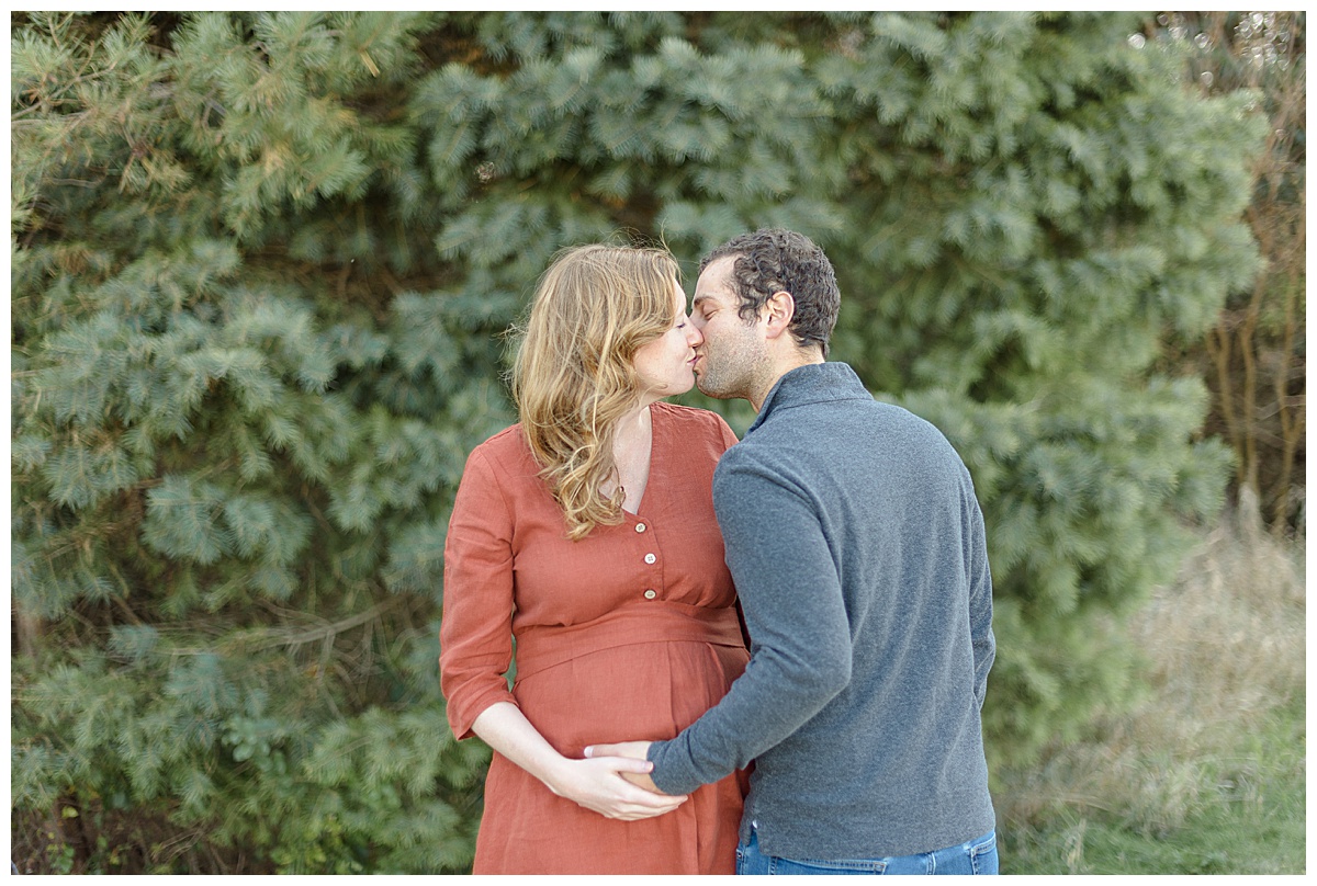 Ed Tallard Park Maternity Session_0019.jpg