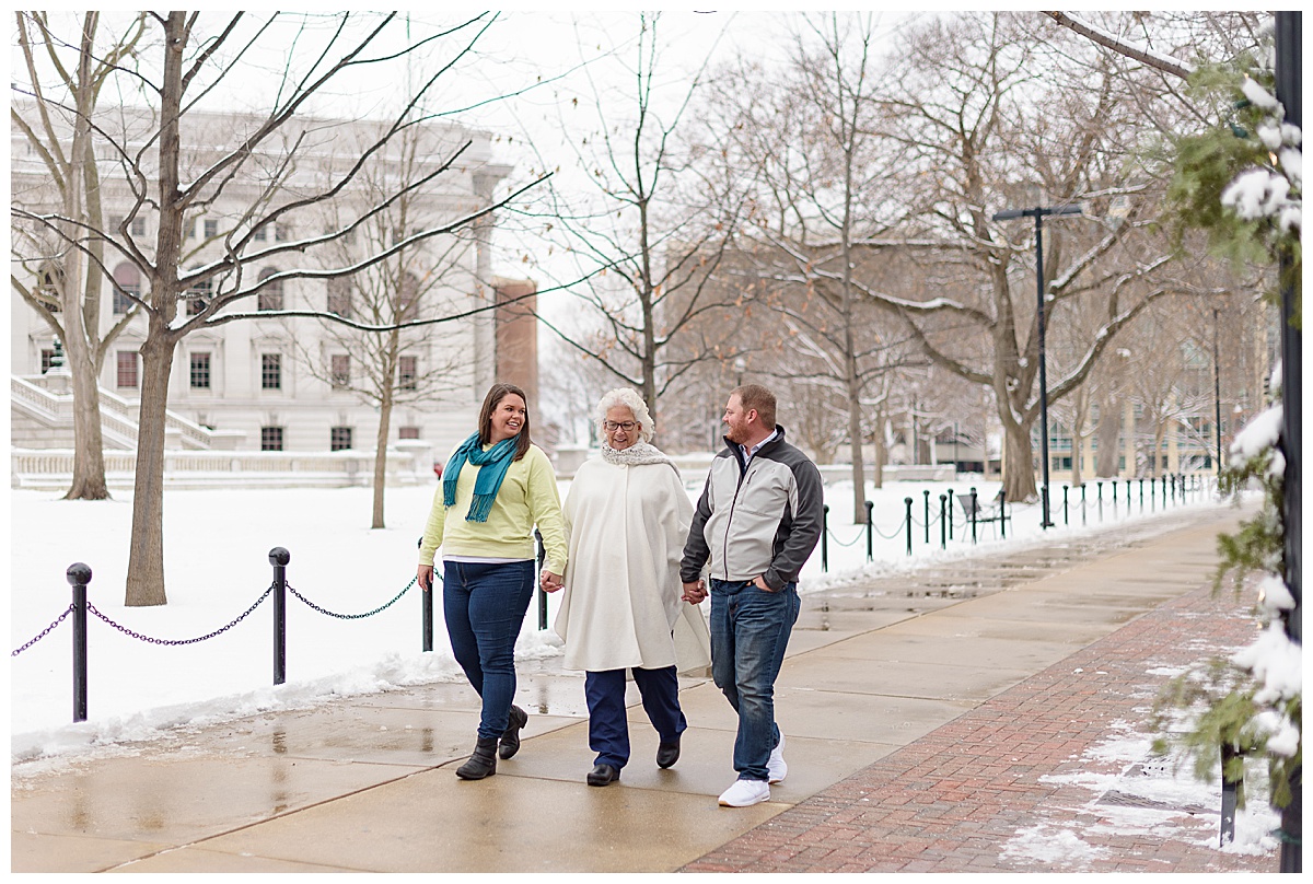 WIsconsin State Capitol Family Session_0007.jpg